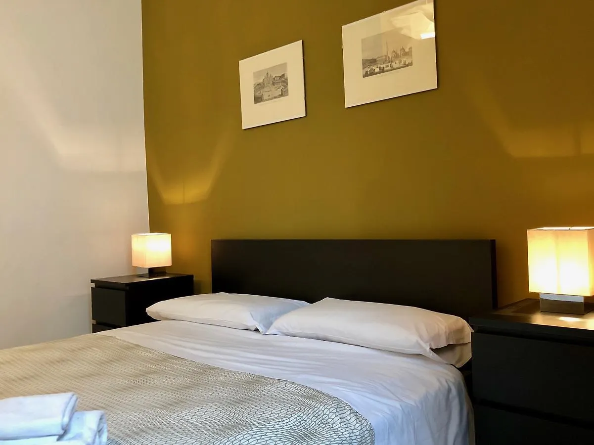 Monti Friendly Rome House의 연락처